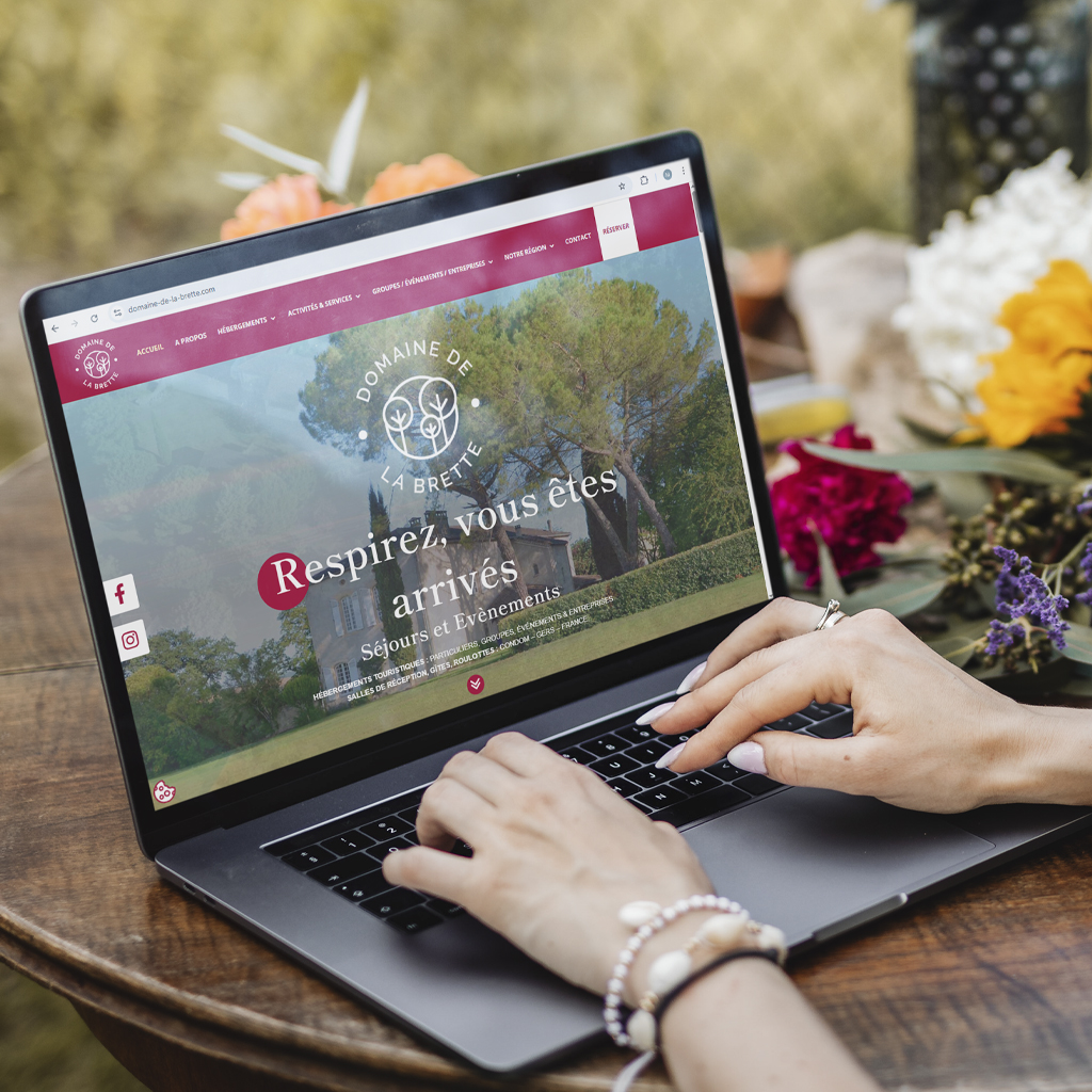 Installation et Entretien de Site de réservation de gîtes Hébergements touristiques : Particuliers, Groupes, Événements & Entreprises, Salles de réception, gîtes, roulottes : Condom – Gers – France